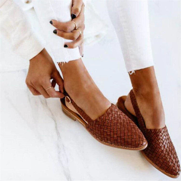 Woven casual shoes