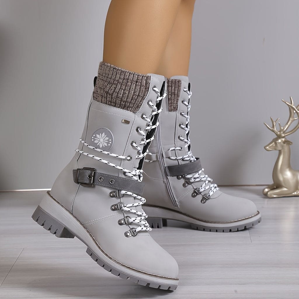 Elegant knitted thermal boots