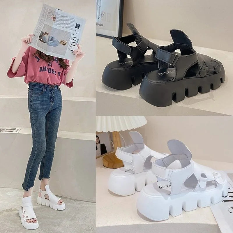 Airy platform sandals with velcro fastening