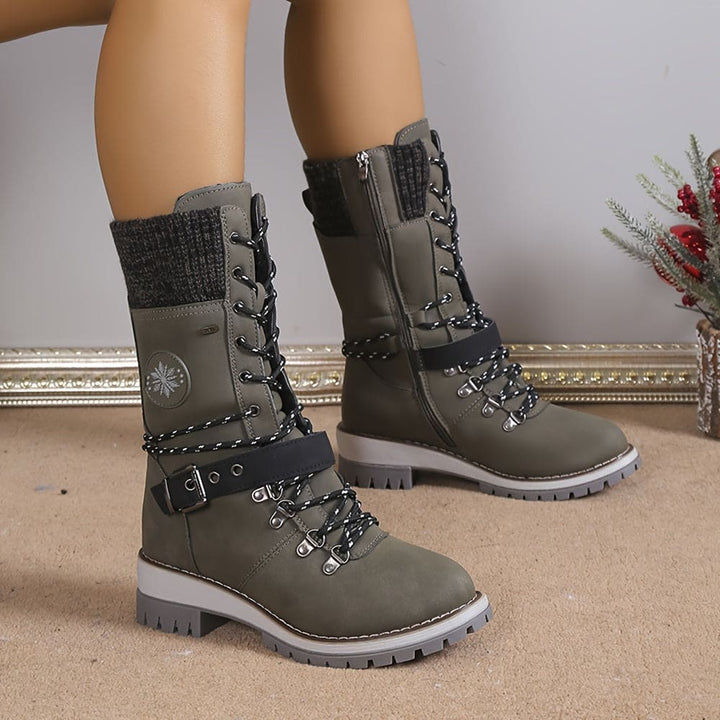 Elegant knitted thermal boots