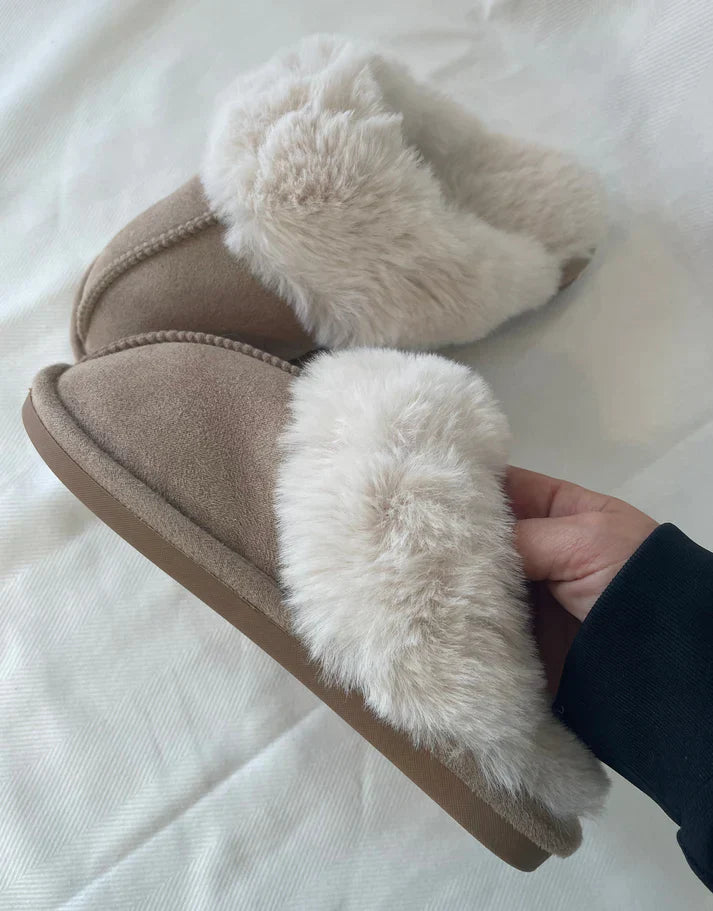 Karla - Adorable Beige Bear Sneakers