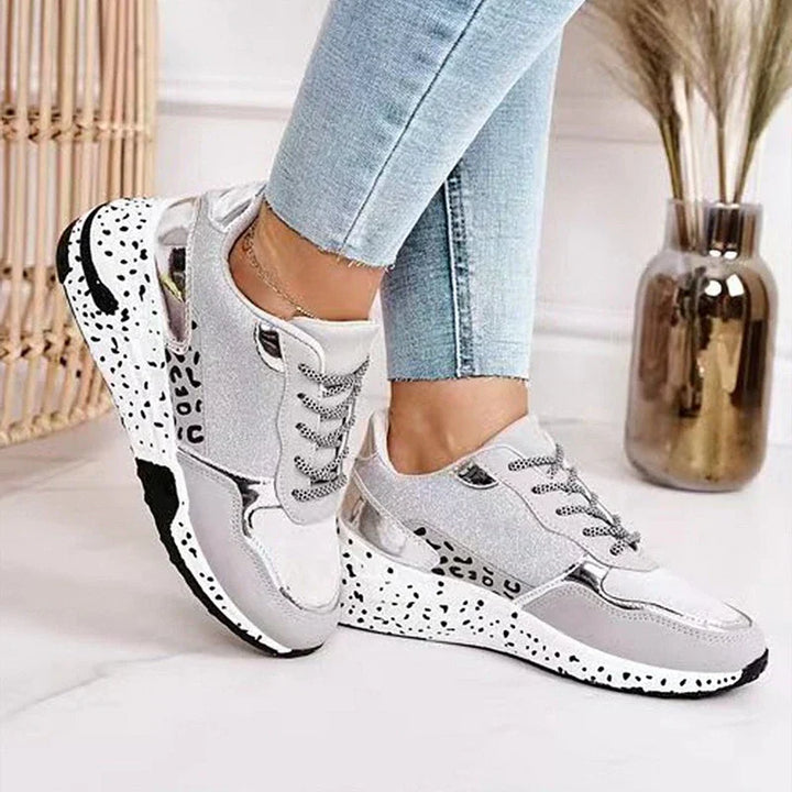 Lace-up shoes with leopard print