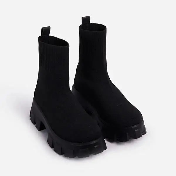 Knitted ankle boots with trendy sole