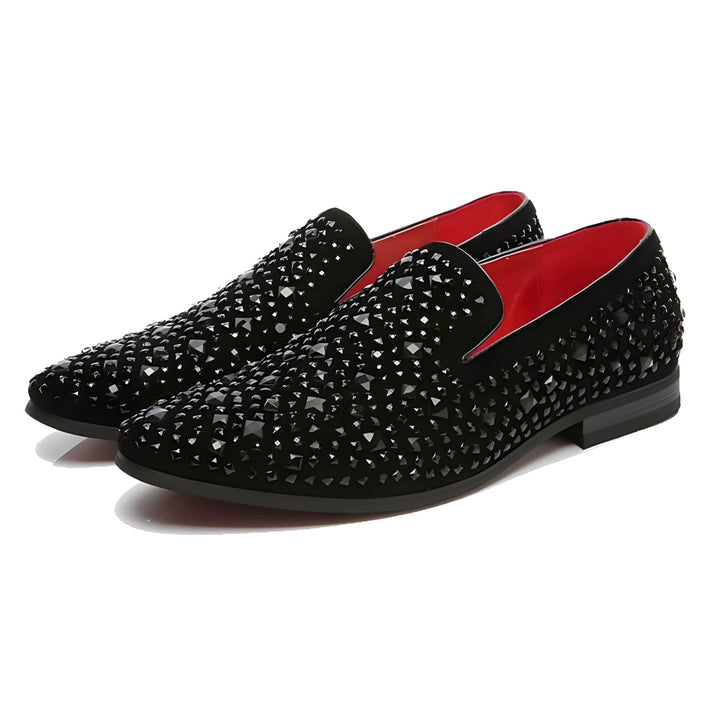 Elegant slip-on shoe with cut-out detail