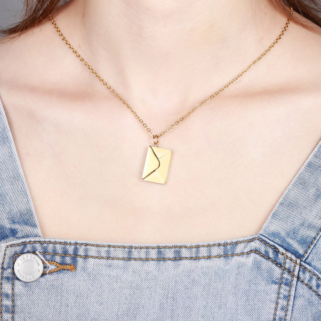 Geometric pendant necklace with envelope