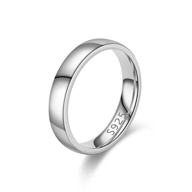 Elegant band ring with polished finish