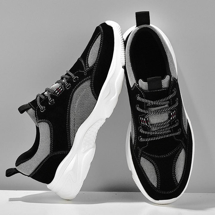 Breathable sports shoe