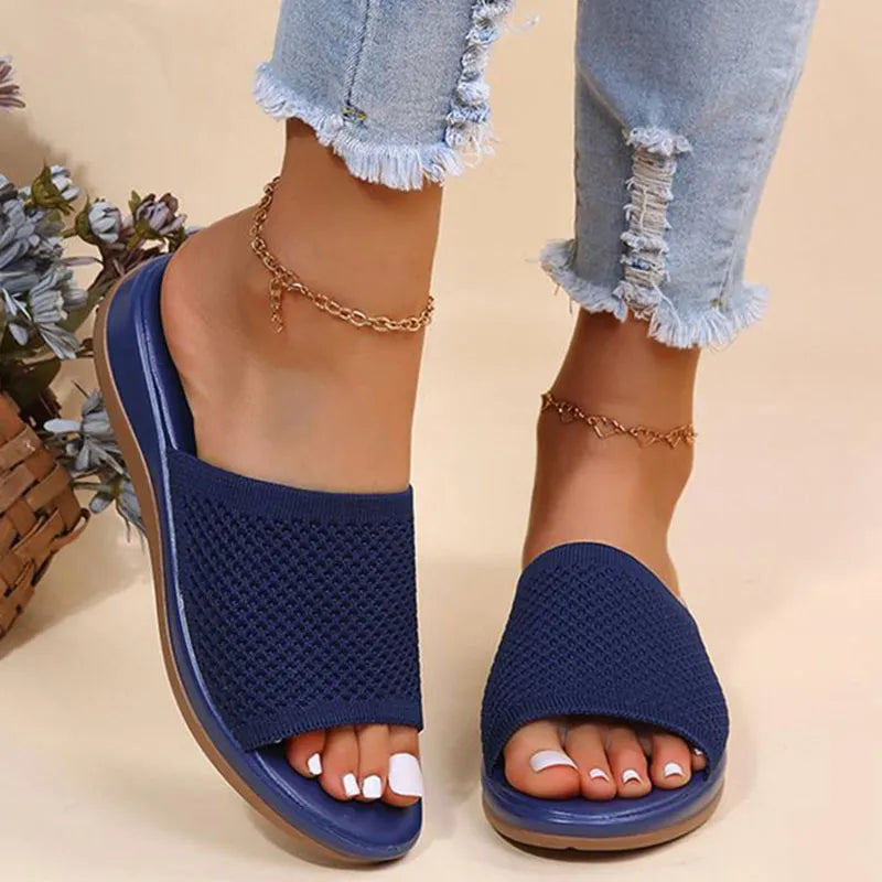 Flat sandals for indoors and outdoors