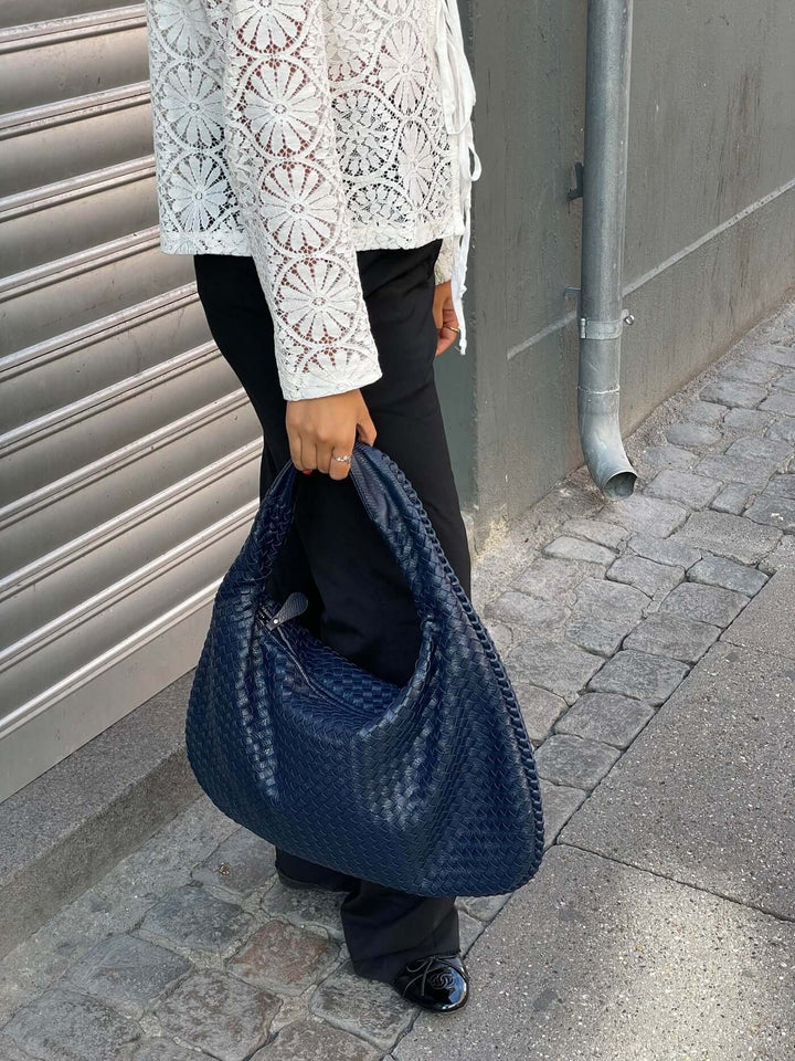 Elena Gevlochten Leren Hobo Bag