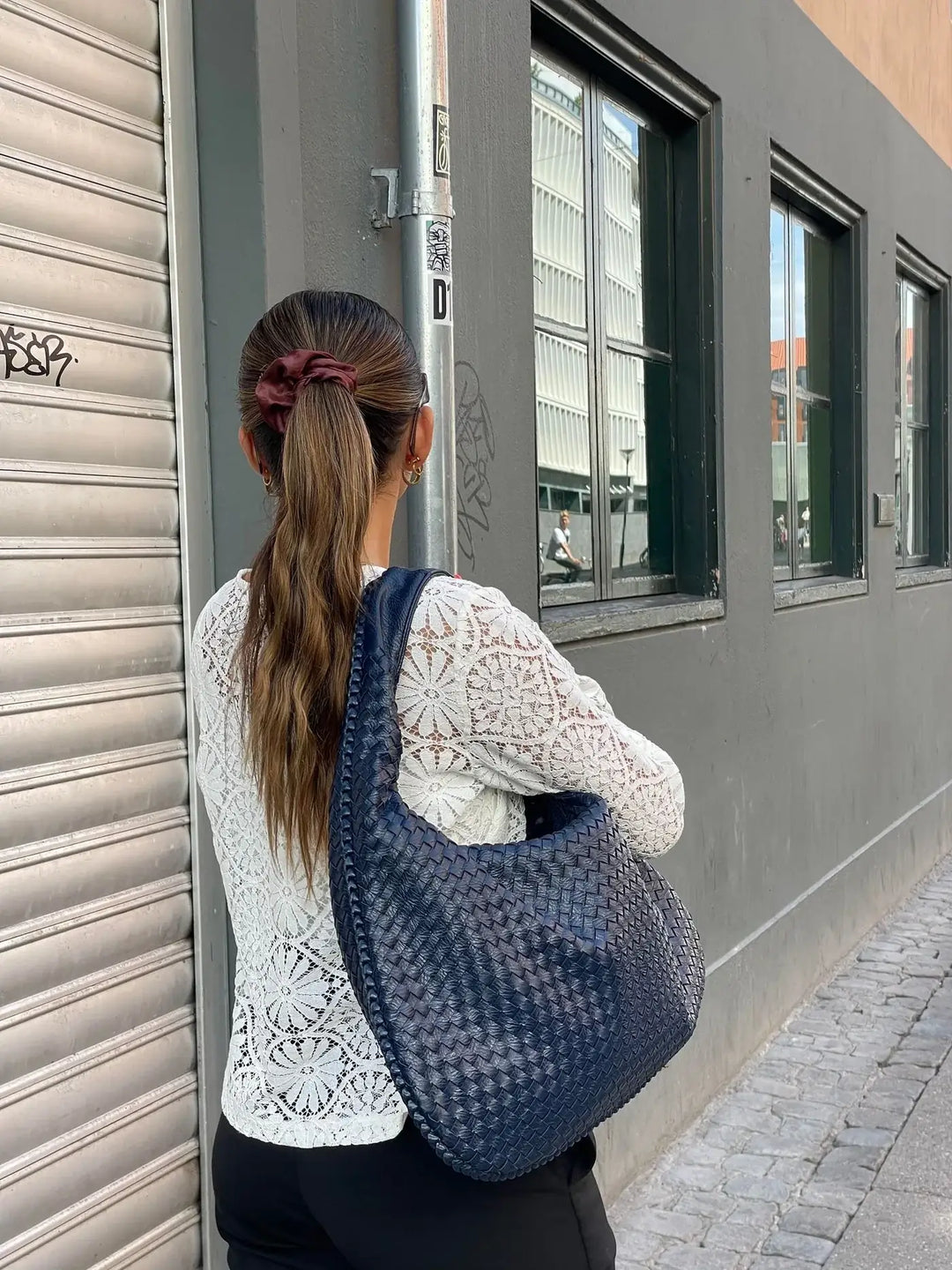 Elena Gevlochten Leren Hobo Bag