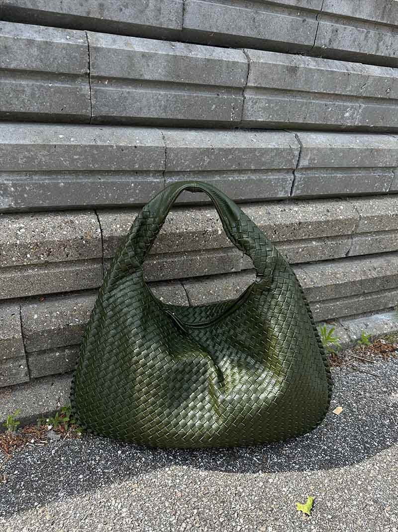 Elena Gevlochten Leren Hobo Bag