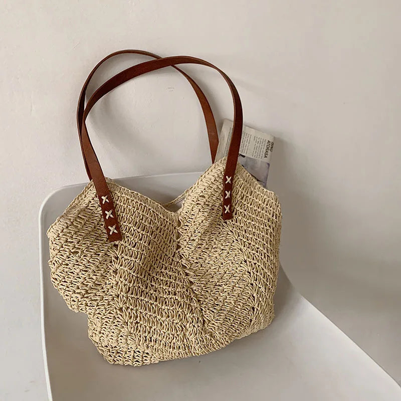 Bohemian style handmade straw shoulder bag for women