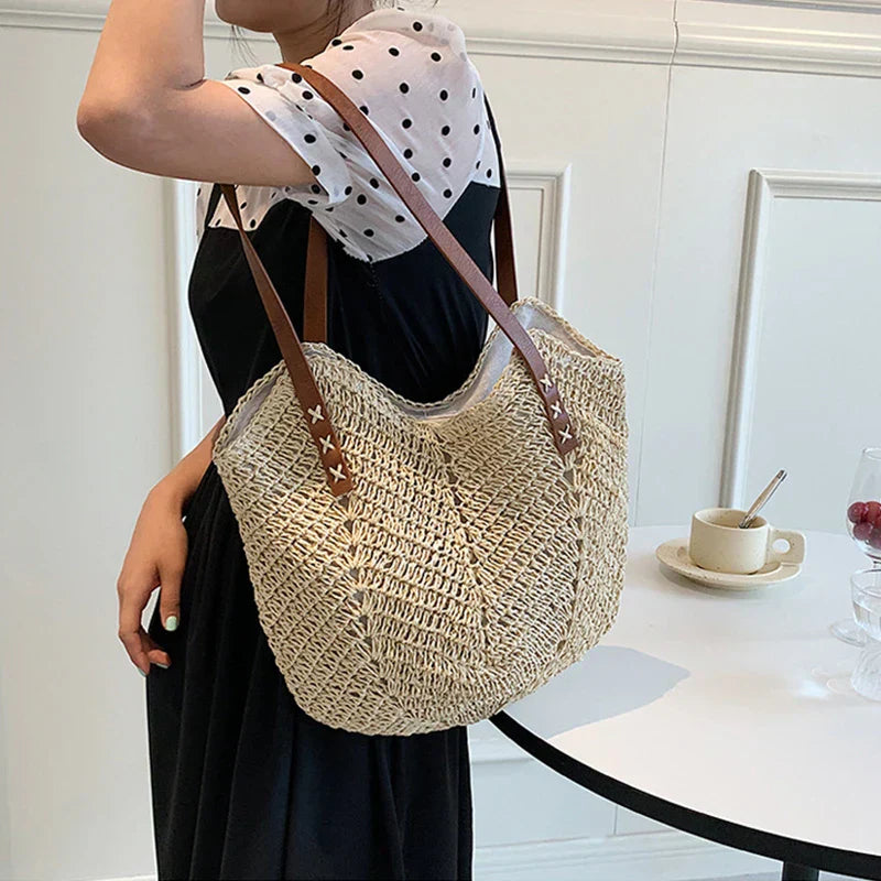 Bohemian style handmade straw shoulder bag for women