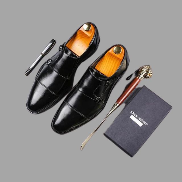 Elegant leather shoes with monk straps