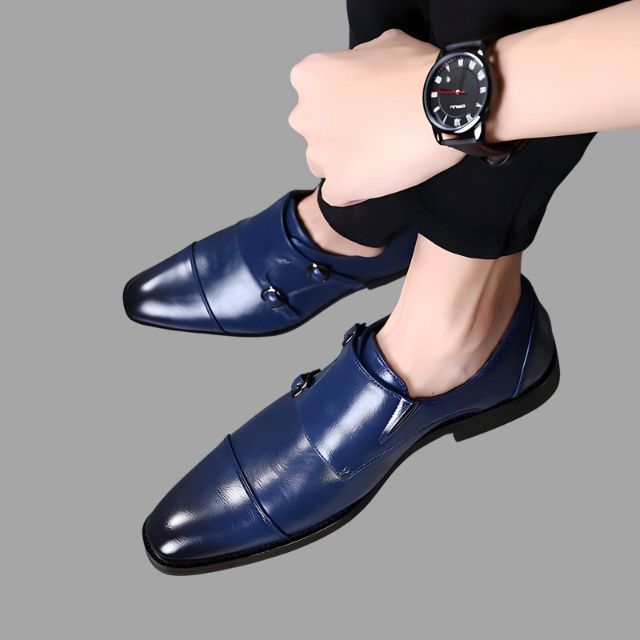 Elegant leather shoes with monk straps