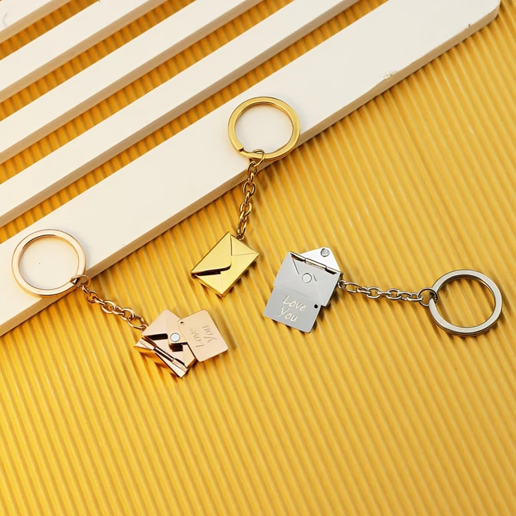 Geometric pendant necklace with envelope