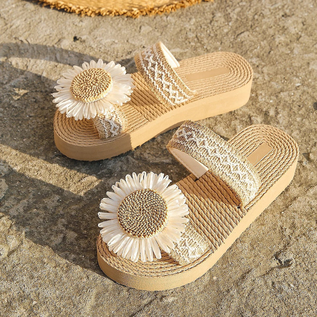 Flat slippers with sunflower pattern